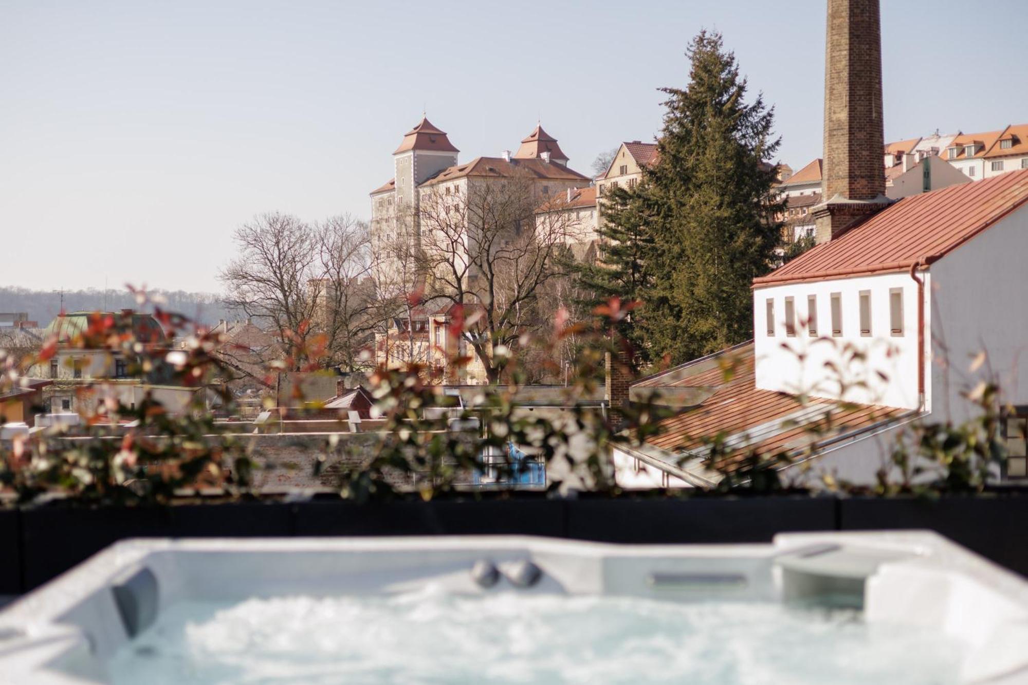 Aparthotel Na Klenici Млада-Болеслав Экстерьер фото